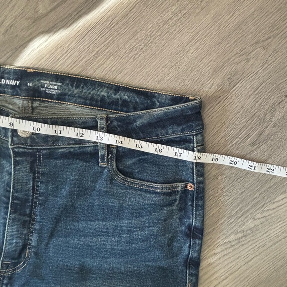 Old Navy Higher High Rise Flare Secret Smooth Pockets Stretch Blue Jeans Size 14 - Picture 4 of 6